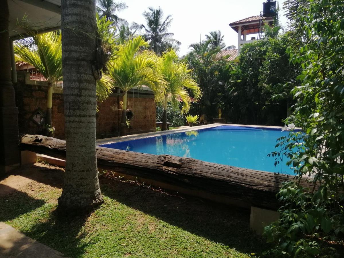 Pavana Hotel Negombo Buitenkant foto